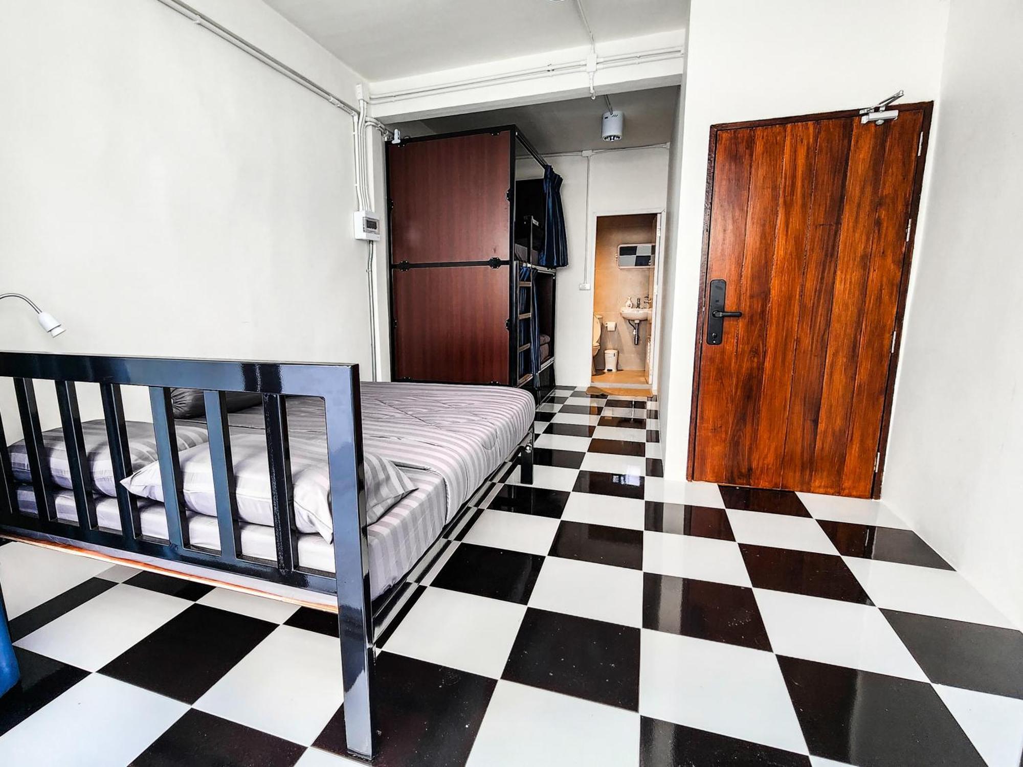 Noir Cafe And Hostel Chinatown 曼谷 外观 照片